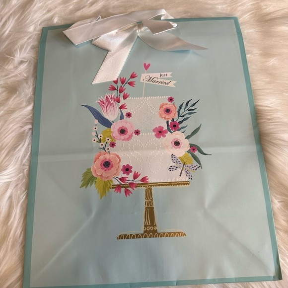 Hallmark Other - 🧡10/$10 Floral Just Married Gift Bag